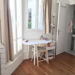 Located Flat In Saint-germain-des-pres , Paris Frankreich